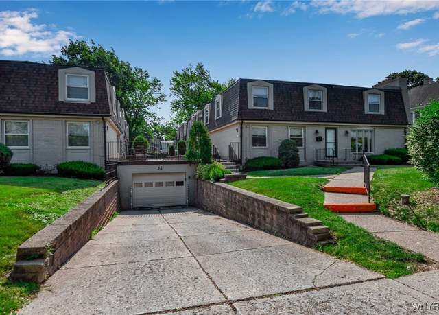 Property at 32 Bernhardt Dr #5, Amherst, NY 14226, 3 beds, 2 baths