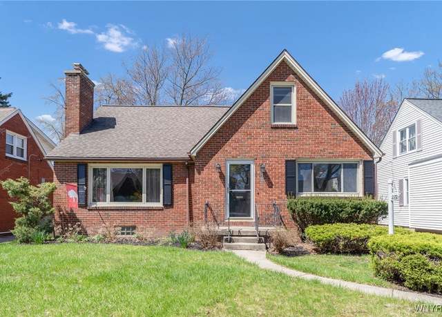 Property at 289 Berryman Dr, Amherst, NY 14226, 3 beds, 1.5 baths