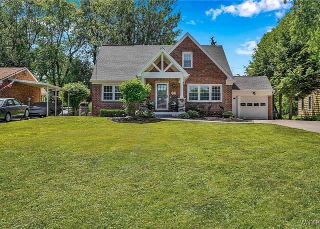 Property at 4964 Meadowbrook Rd, Clarence, NY 14221, 3 beds, 2.5 baths