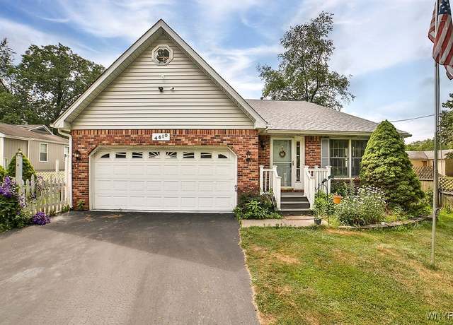 Property at 4610 Harris Hill Rd, Clarence, NY 14221, 4 beds, 2.5 baths