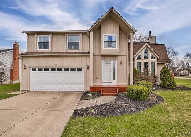 Property at 11 Royal Oak Cir, Grand Island, NY 14072, 3 beds, 2.5 baths