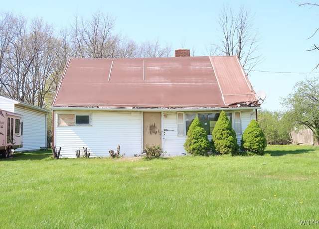 Property at 5910 Porter Rd, Niagara, NY 14304, 3 beds, 1 bath