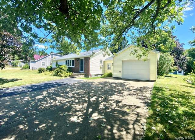 Property at 3693 Eckhardt Rd, Eden, NY 14075, 3 beds, 1 bath