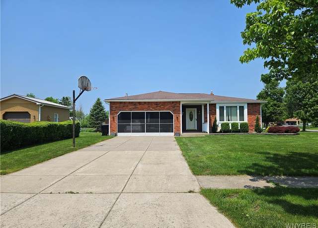 Property at 1 Woodstream Dr, Lancaster, NY 14086, 3 beds, 2 baths