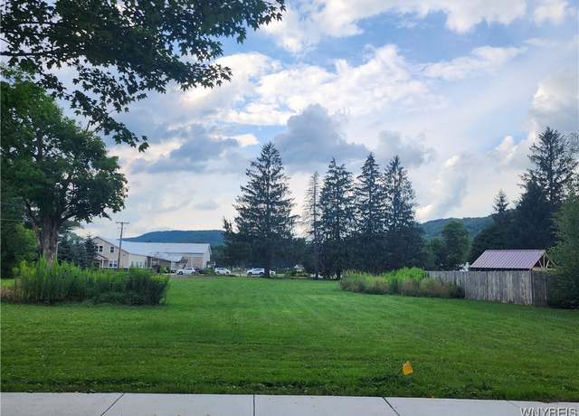 Property at 13 Elizabeth St, Ellicottville, NY 14731
