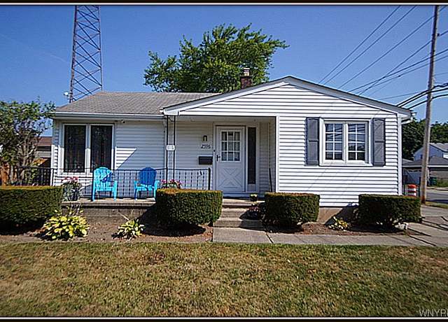 Property at 2596 Jerauld Ave, Niagara Falls, NY 14305, 3 beds, 1 bath