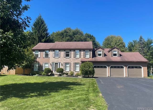 Property at 6494 Old Post Cir, Clarence, NY 14051, 5 beds, 3 baths