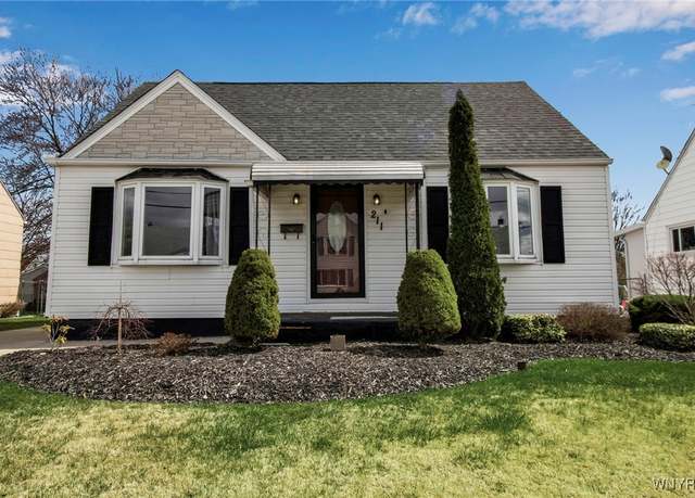 Property at 211 85th St, Niagara Falls, NY 14304, 4 beds, 1 bath