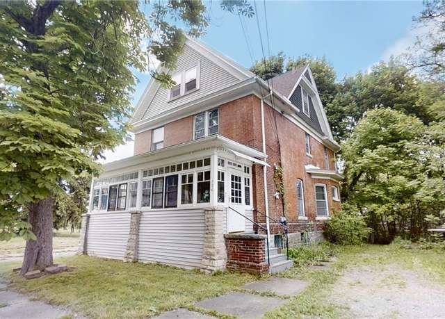 Property at 734 Willow Ave, Niagara Falls, NY 14305, 4 beds, 2 baths