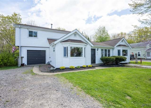 Property at 6817 Revere Dr, Evans, NY 14047, 6 beds, 2 baths