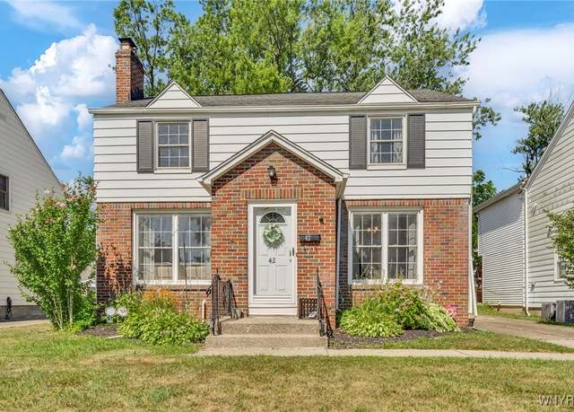Property at 42 Fairbanks Ave, Tonawanda, NY 14223, 3 beds, 1.5 baths