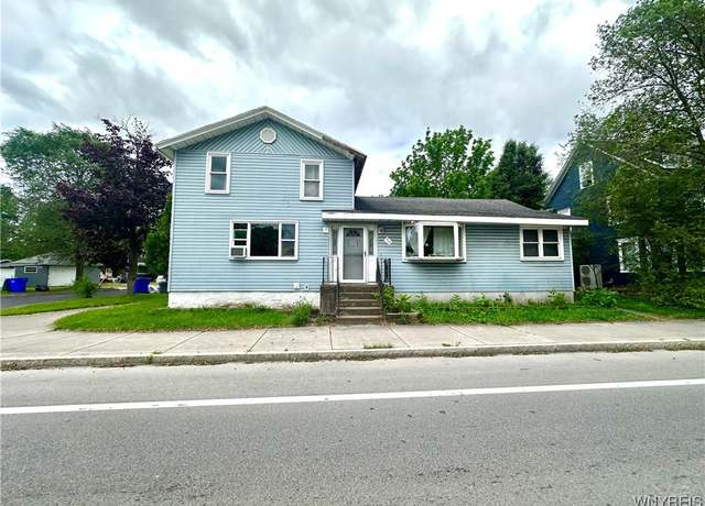 Property at 914 S Main St, Shelby, NY 14103, 4 beds, 2.5 baths