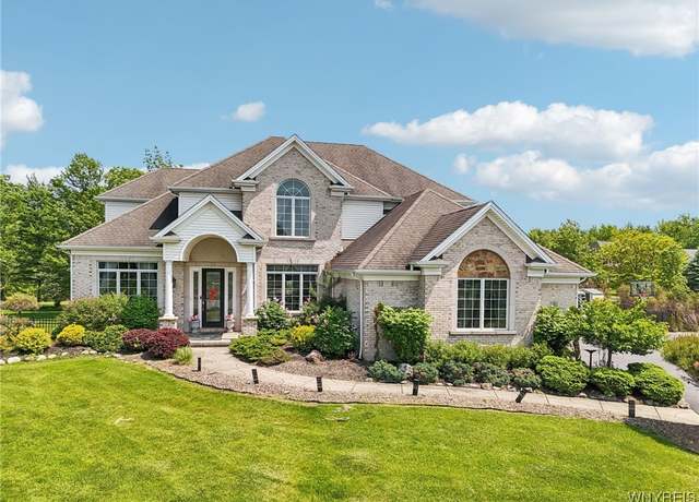 Property at 5703 Fairmeadow Ct, Clarence, NY 14032, 4 beds, 3.5 baths