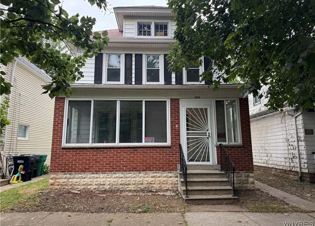 Property at 1812 Willow Ave, Niagara Falls, NY 14305, 3 beds, 1.5 baths