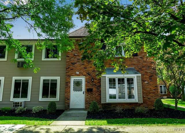 Property at 92 Wellington Ct, Amherst, NY 14221, 3 beds, 1.5 baths
