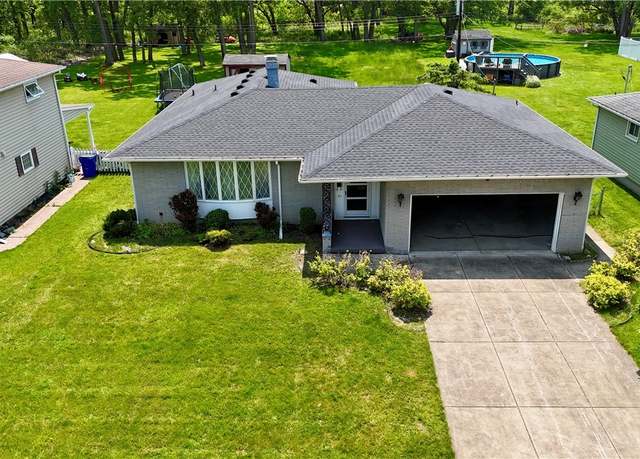 Property at 21 Kathy Ln, West Seneca, NY 14224, 3 beds, 2.5 baths