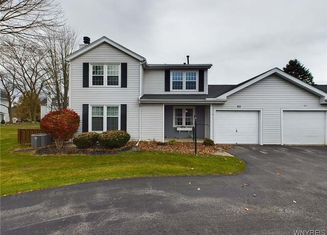 Property at 92 Stepping Stone Ln, Orchard Park, NY 14127, 3 beds, 1.5 baths