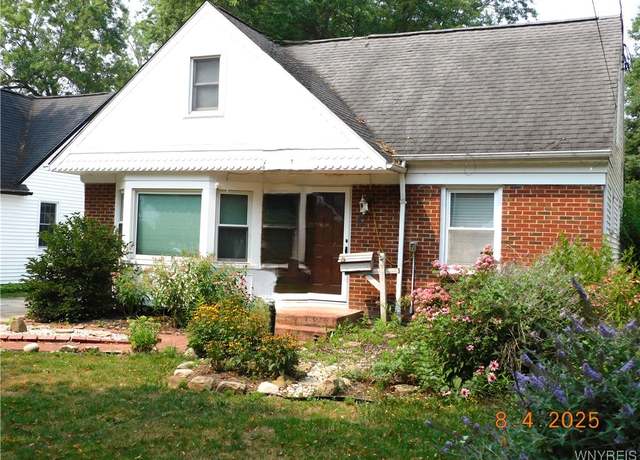 Property at 42 Sandra Pl, Hamburg, NY 14075, 4 beds, 2 baths