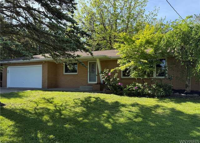 Property at 7961 Reserve Rd, Orchard Park, NY 14224, 2 beds, 1 bath