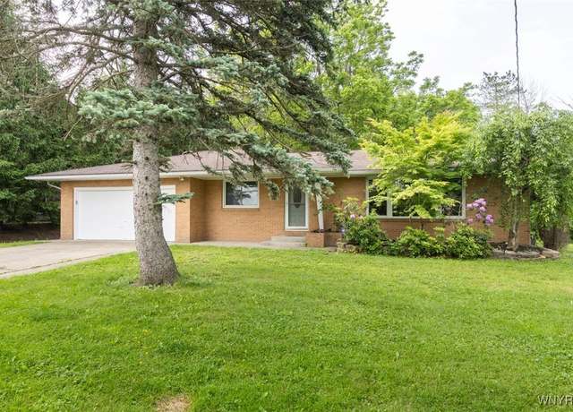 Property at 7961 Reserve Rd, Orchard Park, NY 14224, 2 beds, 1 bath