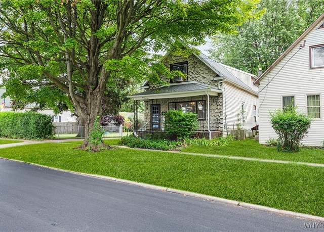 Property at 141 7th Ave, North Tonawanda, NY 14120, 3 beds, 1.5 baths
