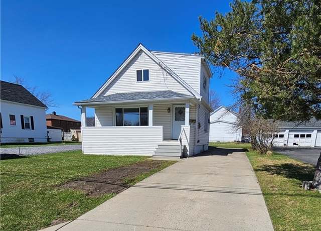 Property at 118 Greenwood Ave, West Seneca, NY 14218, 3 beds, 1 bath