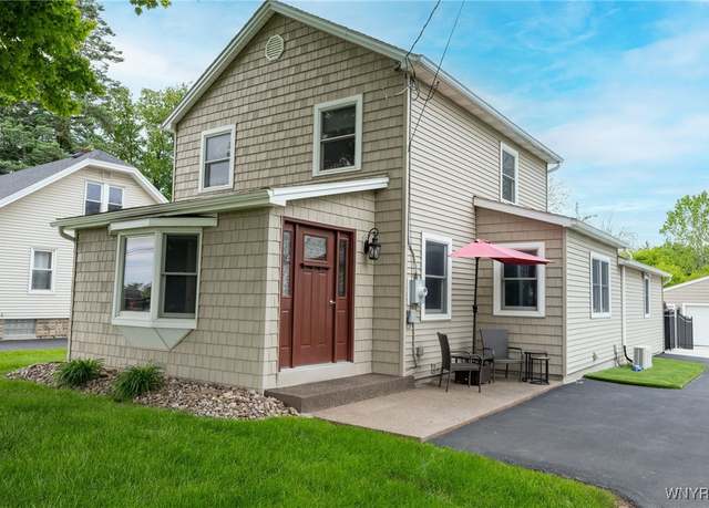 Property at 170 Thorn Ave, Orchard Park, NY 14127, 3 beds, 2.5 baths