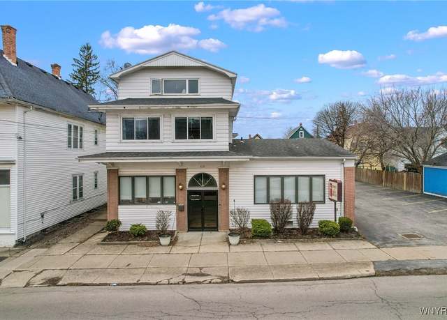 Property at 428 Penora St, Lancaster, NY 14043, 6 beds, 4 baths