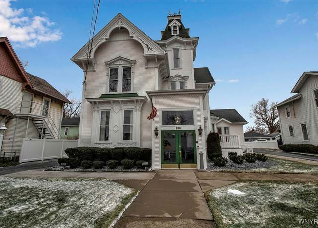 Property at 186 East Ave, Lockport-city, NY 14094, 4 beds, 1.5 baths
