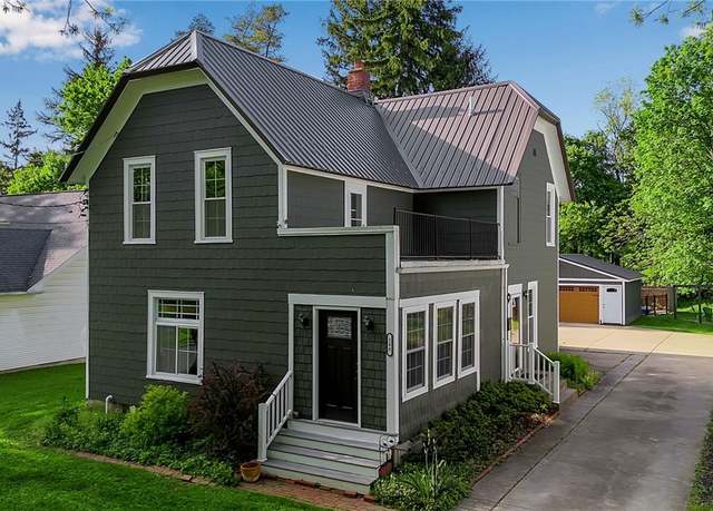 Property at 288 Oakwood Ave, Aurora, NY 14052, 4 beds, 3 baths