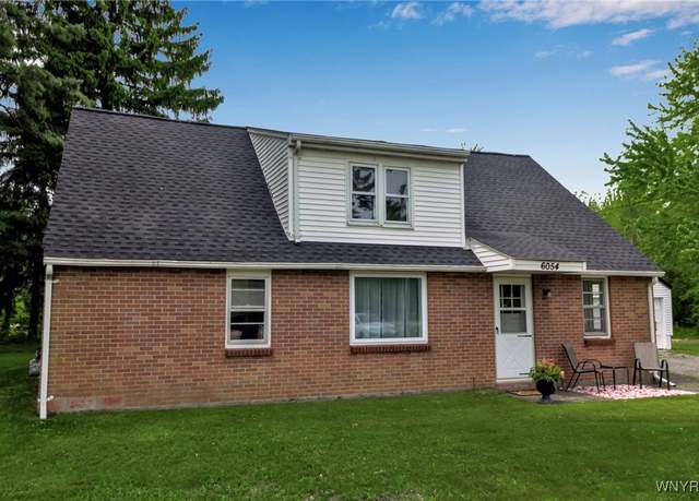 Property at 6054 Southwestern Blvd, Hamburg, NY 14075, 5 beds, 2 baths