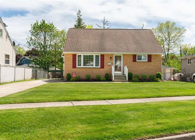 Property at 26 Domino Ct, Lancaster, NY 14043, 4 beds, 1.5 baths