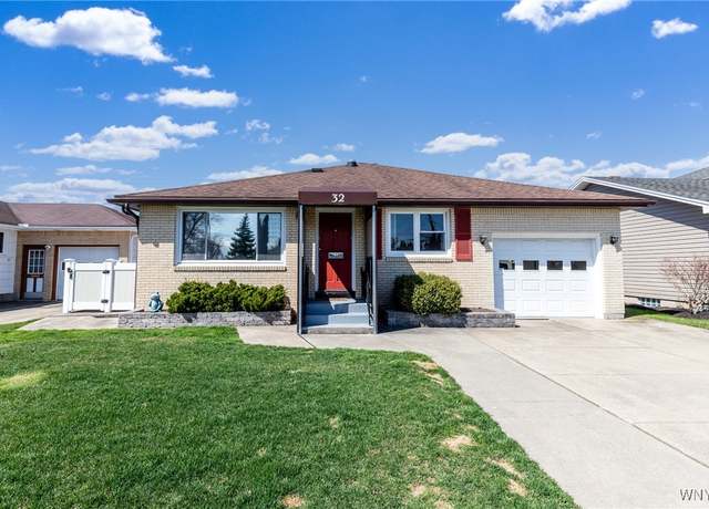 Property at 32 Biscayne Dr, Cheektowaga, NY 14225, 2 beds, 2 baths