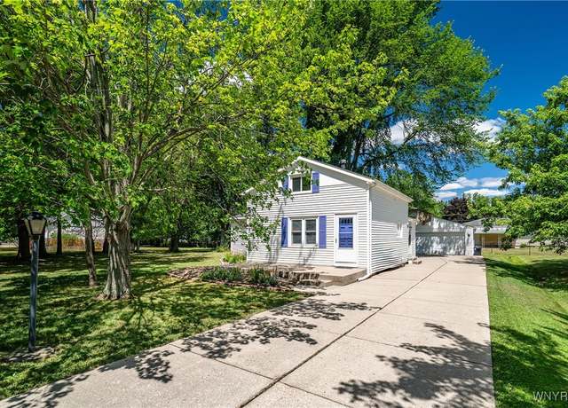 Property at 11 Middlesex Rd, Orchard Park, NY 14127, 3 beds, 1 bath