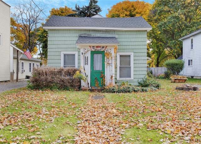 Property at 256 N Transit St, Lockport-city, NY 14094, 4 beds, 1 bath