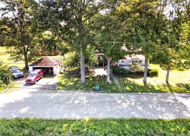 Property at 8845 Sesh Rd, Clarence, NY 14032, 3 beds, 1 bath