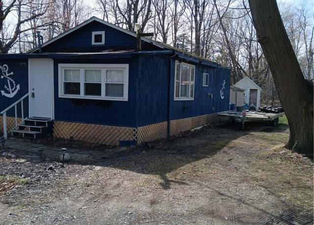 Property at 9370 Lemon St, Evans, NY 14006, 2 beds, 1 bath