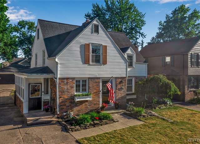 Property at 79 Woodcrest Blvd, Tonawanda, NY 14223, 3 beds, 1.5 baths