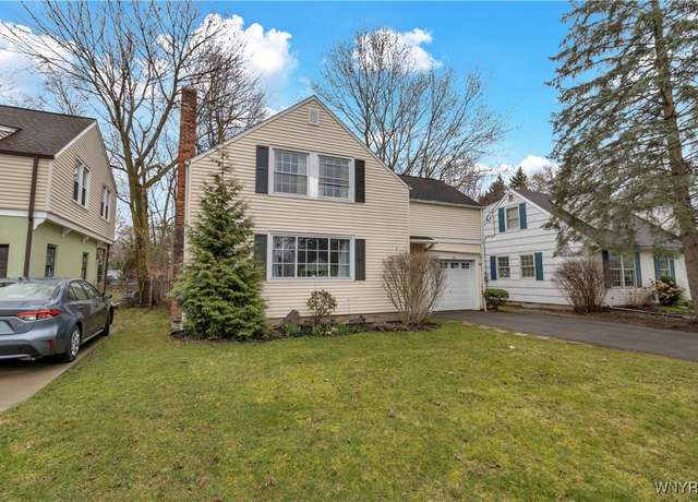 Property at 156 Bernhardt Dr, Amherst, NY 14226, 3 beds, 1.5 baths