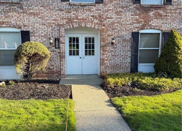 Property at 4545 Chestnut Ridge Rd Unit 221A, Amherst, NY 14228, 3 beds, 2 baths