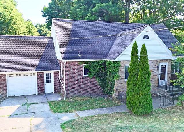 Property at 5390 Bayview Rd, Hamburg, NY 14075, 4 beds, 1 bath
