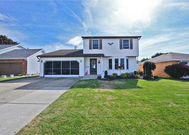 Property at 21 Terrell St, Lancaster, NY 14043, 3 beds, 1.5 baths
