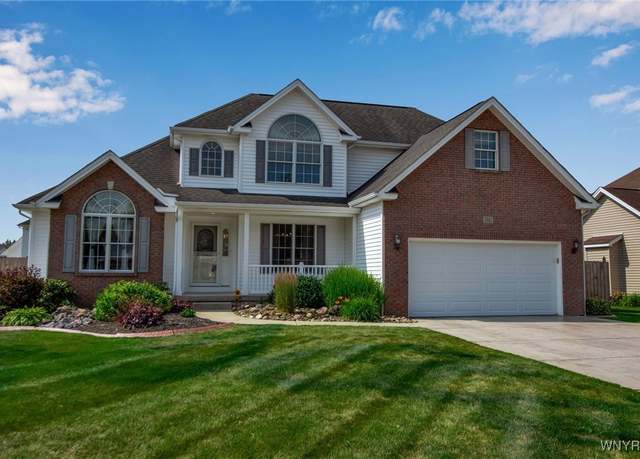 Property at 7043 Marigold Dr, Wheatfield, NY 14120, 4 beds, 2.5 baths