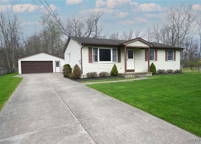 Property at 1194 Penora St, Lancaster, NY 14043, 3 beds, 1.5 baths