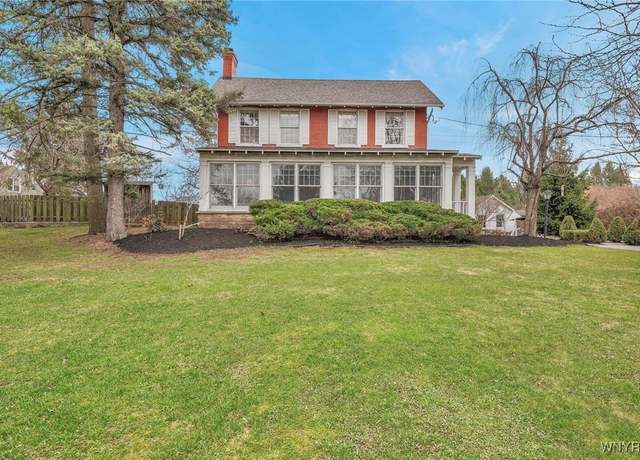 Property at 105 Brompton Rd, Amherst, NY 14221, 4 beds, 2.5 baths