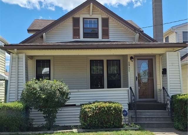 Property at 2921 Michigan Ave, Niagara Falls, NY 14305, 3 beds, 1 bath