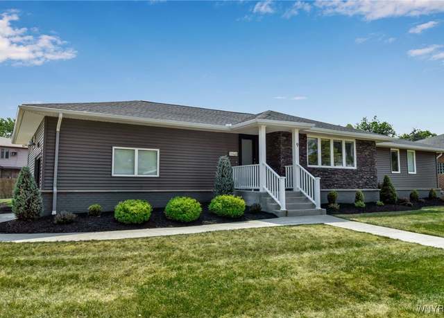 Property at 9 Evanshire Ln, Amherst, NY 14221, 3 beds, 3.5 baths