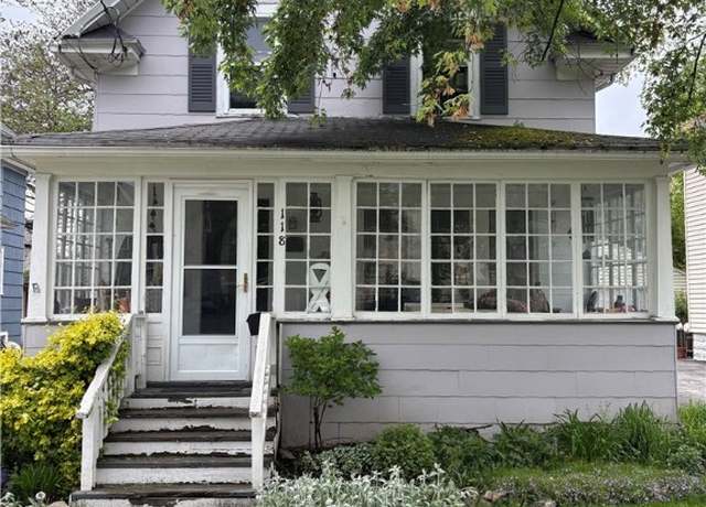 Property at 118 Zimmerman St, North Tonawanda, NY 14120, 5 beds, 1 bath