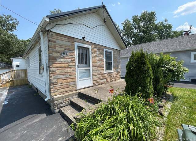 Property at 959 Erie Ave Ave, North Tonawanda, NY 14120, 2 beds, 2.5 baths