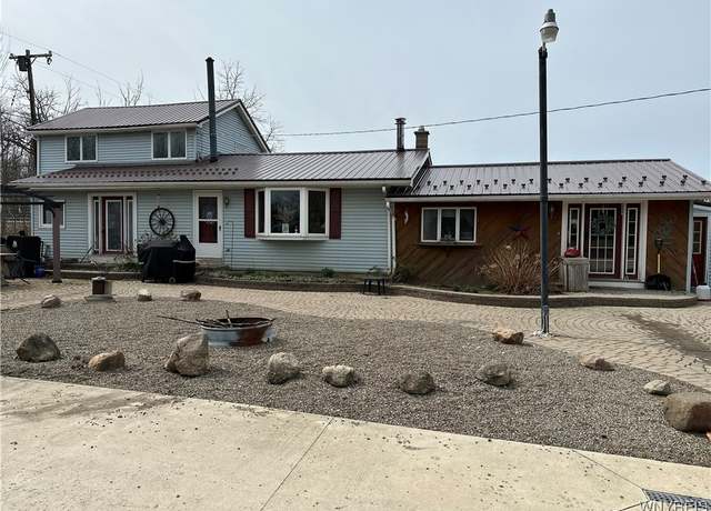 Property at 1690 Gowans Rd, Evans, NY 14006, 3 beds, 3 baths